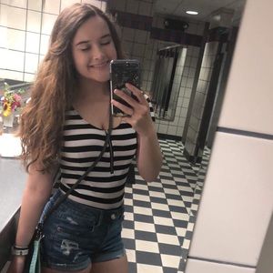 Meet your Posher, Caitlin